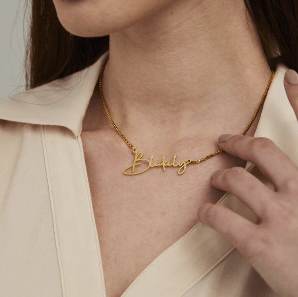 Personalised Name Necklace: A Sophisticated, Versatile Pendant