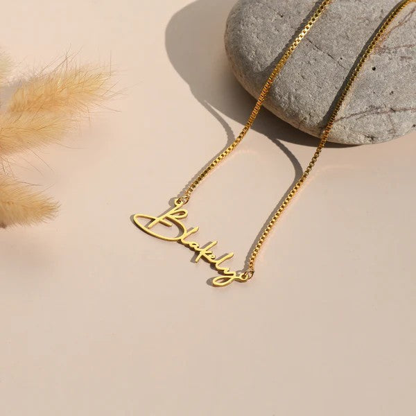 Personalised Name Necklace: A Sophisticated, Versatile Pendant