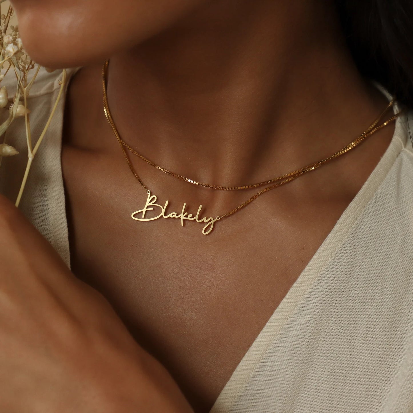 Personalised Name Necklace: A Sophisticated, Versatile Pendant